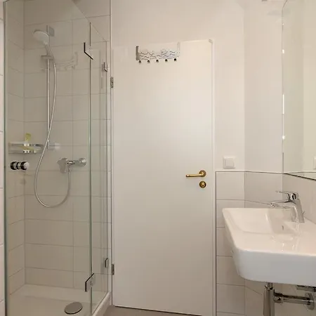 Ostseeallee 32b Ostseeallee 32b 2-2